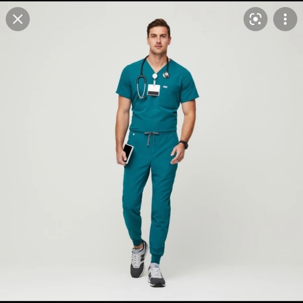 Mens Leon Two Pocket Figs Scrub top